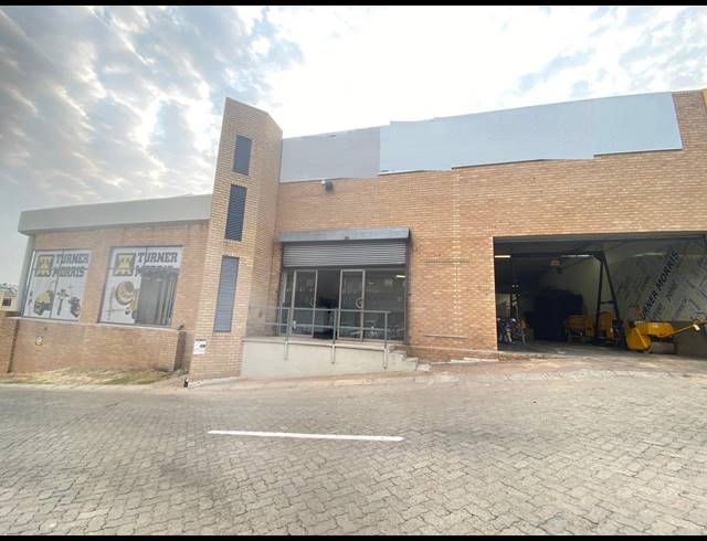 386M² WAREHOUSE TO LET IN RANDBURG CENTRAL